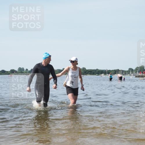 22.06.2025 - Viking Triathlon KatJ http://msf.ph/oto/8123291 22.06.2025 10:53:33 Schwimmen 201, 241 meine-sportfotos.de