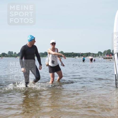 22.06.2025 - Viking Triathlon KatJ http://msf.ph/oto/8123295 22.06.2025 10:53:34 Schwimmen 201, 241 meine-sportfotos.de