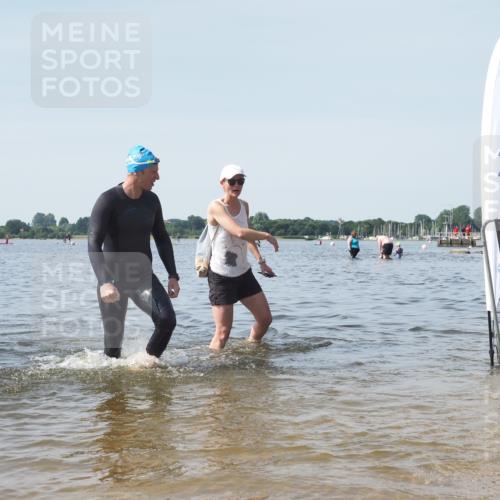 22.06.2025 - Viking Triathlon KatJ http://msf.ph/oto/8123299 22.06.2025 10:53:34 Schwimmen 201, 241 meine-sportfotos.de