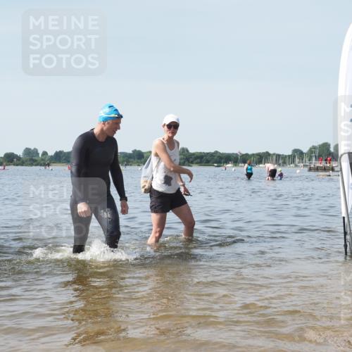 22.06.2025 - Viking Triathlon KatJ http://msf.ph/oto/8123303 22.06.2025 10:53:34 Schwimmen 201, 241 meine-sportfotos.de