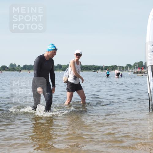 22.06.2025 - Viking Triathlon KatJ http://msf.ph/oto/8123308 22.06.2025 10:53:34 Schwimmen 201, 241 meine-sportfotos.de