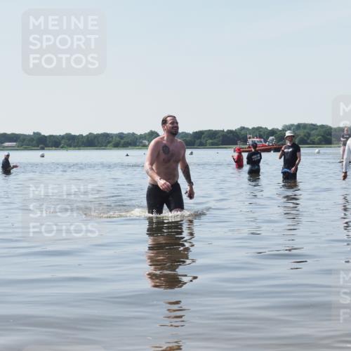 22.06.2025 - Viking Triathlon KatJ http://msf.ph/oto/8123387 22.06.2025 10:54:52 Schwimmen 305 meine-sportfotos.de