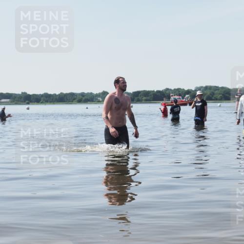 22.06.2025 - Viking Triathlon KatJ http://msf.ph/oto/8123394 22.06.2025 10:54:52 Schwimmen 305 meine-sportfotos.de
