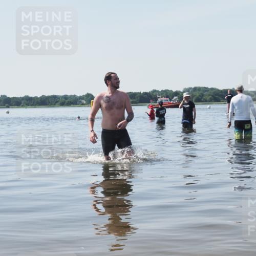 22.06.2025 - Viking Triathlon KatJ http://msf.ph/oto/8123402 22.06.2025 10:54:53 Schwimmen 305 meine-sportfotos.de