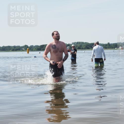 22.06.2025 - Viking Triathlon KatJ http://msf.ph/oto/8123412 22.06.2025 10:54:54 Schwimmen 305 meine-sportfotos.de