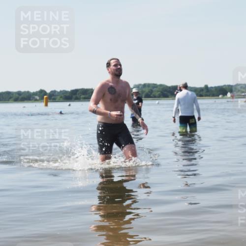 22.06.2025 - Viking Triathlon KatJ http://msf.ph/oto/8123420 22.06.2025 10:54:54 Schwimmen 305 meine-sportfotos.de