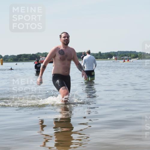 22.06.2025 - Viking Triathlon KatJ http://msf.ph/oto/8123424 22.06.2025 10:54:55 Schwimmen 305 meine-sportfotos.de