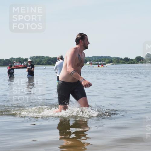 22.06.2025 - Viking Triathlon KatJ http://msf.ph/oto/8123436 22.06.2025 10:54:55 Schwimmen 305 meine-sportfotos.de