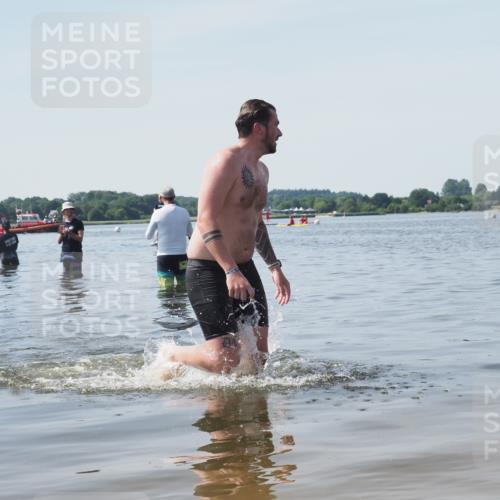 22.06.2025 - Viking Triathlon KatJ http://msf.ph/oto/8123440 22.06.2025 10:54:55 Schwimmen 305 meine-sportfotos.de