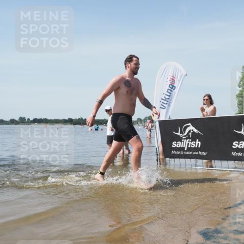 22.06.2025 - Viking Triathlon KatJ http://msf.ph/oto/8123468 22.06.2025 10:54:58 Schwimmen 305 meine-sportfotos.de