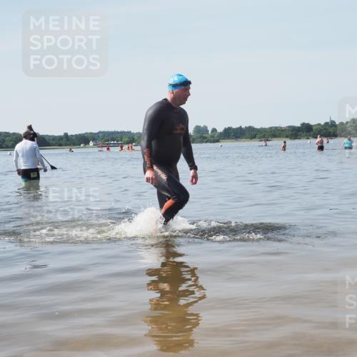 22.06.2025 - Viking Triathlon KatJ http://msf.ph/oto/8123548 22.06.2025 10:55:28 Schwimmen 246, 472 meine-sportfotos.de