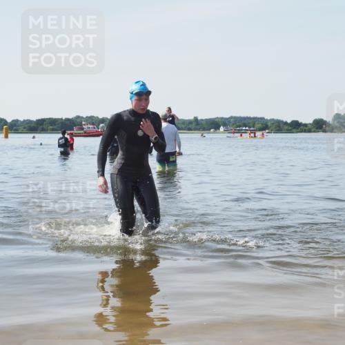 22.06.2025 - Viking Triathlon KatJ http://msf.ph/oto/8123558 22.06.2025 10:55:31 Schwimmen 246, 472 meine-sportfotos.de