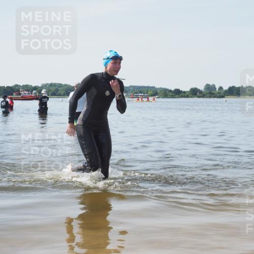 22.06.2025 - Viking Triathlon KatJ http://msf.ph/oto/8123566 22.06.2025 10:55:32 Schwimmen 246, 472 meine-sportfotos.de