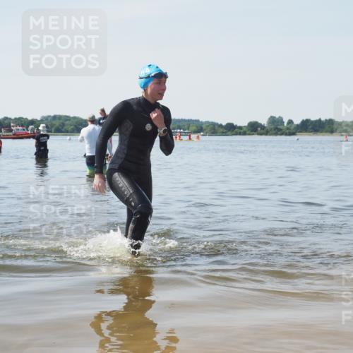 22.06.2025 - Viking Triathlon KatJ http://msf.ph/oto/8123575 22.06.2025 10:55:32 Schwimmen 246, 472 meine-sportfotos.de
