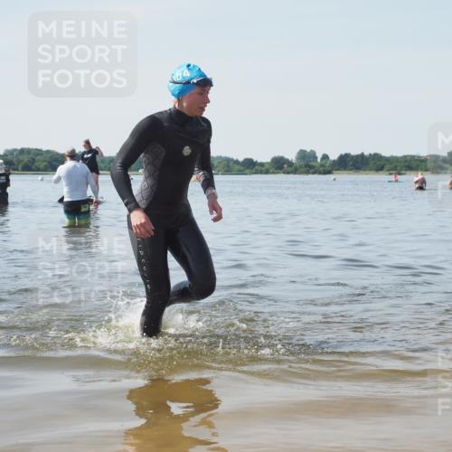22.06.2025 - Viking Triathlon KatJ http://msf.ph/oto/8123579 22.06.2025 10:55:33 Schwimmen 246, 472 meine-sportfotos.de