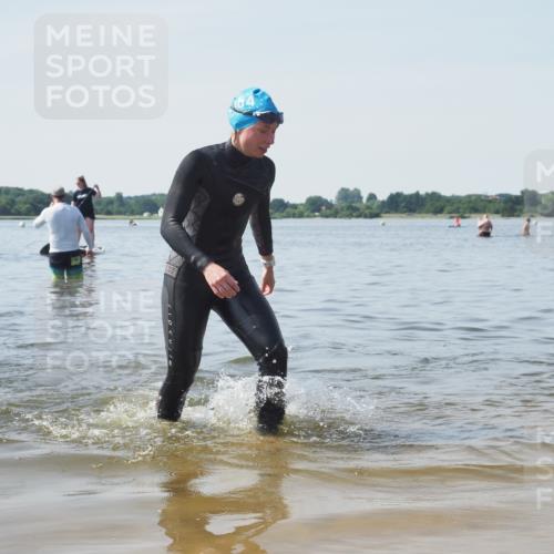 22.06.2025 - Viking Triathlon KatJ http://msf.ph/oto/8123588 22.06.2025 10:55:33 Schwimmen 246, 472 meine-sportfotos.de