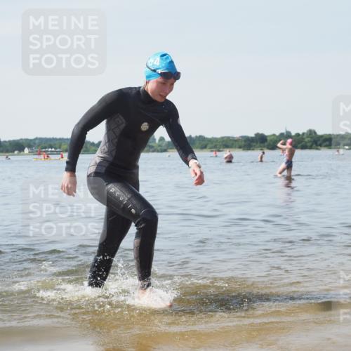 22.06.2025 - Viking Triathlon KatJ http://msf.ph/oto/8123607 22.06.2025 10:55:33 Schwimmen 246, 472 meine-sportfotos.de
