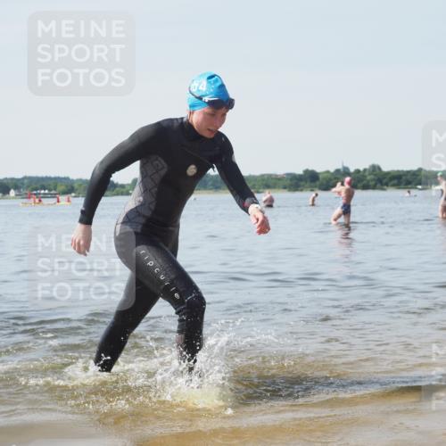 22.06.2025 - Viking Triathlon KatJ http://msf.ph/oto/8123611 22.06.2025 10:55:33 Schwimmen 246, 472 meine-sportfotos.de