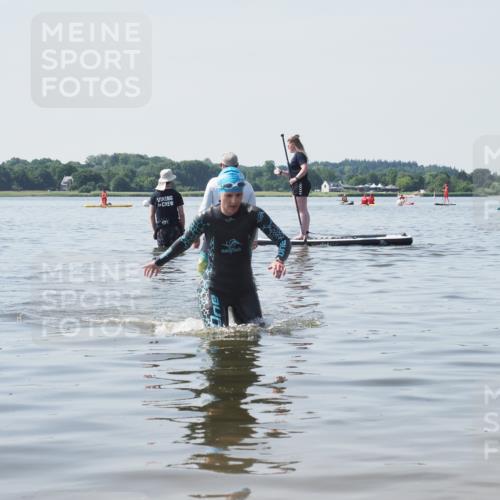 22.06.2025 - Viking Triathlon KatJ http://msf.ph/oto/8123621 22.06.2025 10:56:21 Schwimmen 499 meine-sportfotos.de