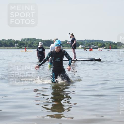 22.06.2025 - Viking Triathlon KatJ http://msf.ph/oto/8123625 22.06.2025 10:56:21 Schwimmen 499 meine-sportfotos.de