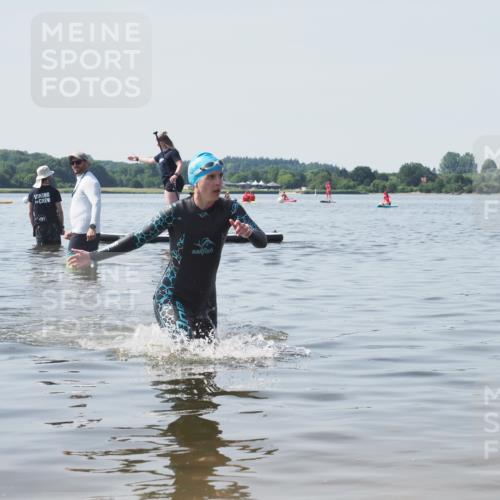 22.06.2025 - Viking Triathlon KatJ http://msf.ph/oto/8123634 22.06.2025 10:56:22 Schwimmen 499 meine-sportfotos.de