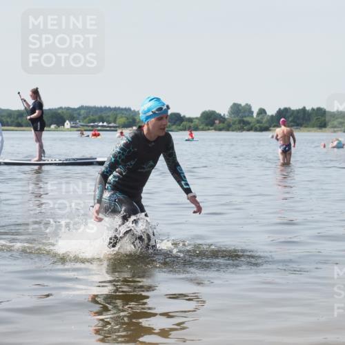 22.06.2025 - Viking Triathlon KatJ http://msf.ph/oto/8123641 22.06.2025 10:56:23 Schwimmen 499 meine-sportfotos.de