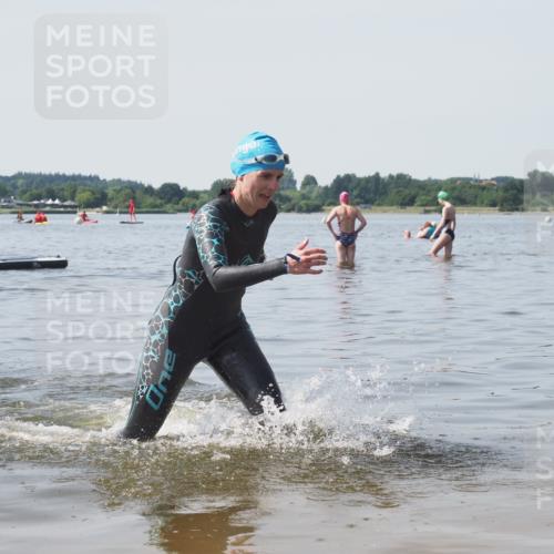 22.06.2025 - Viking Triathlon KatJ http://msf.ph/oto/8123649 22.06.2025 10:56:24 Schwimmen 499 meine-sportfotos.de