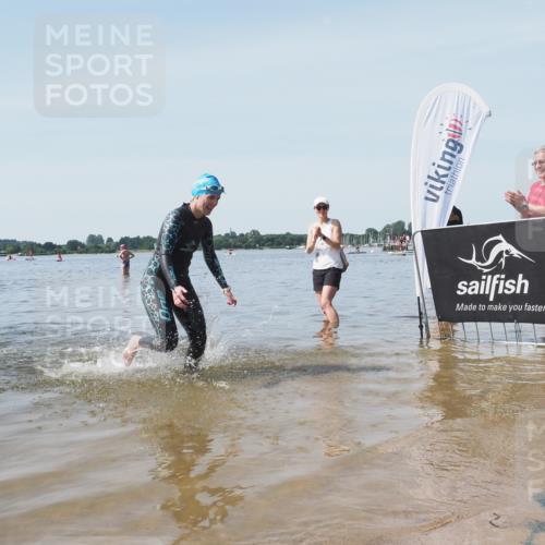 22.06.2025 - Viking Triathlon KatJ http://msf.ph/oto/8123664 22.06.2025 10:56:25 Schwimmen 499 meine-sportfotos.de