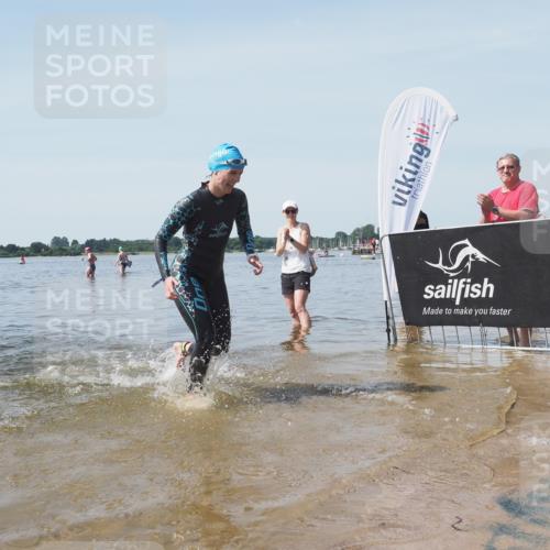 22.06.2025 - Viking Triathlon KatJ http://msf.ph/oto/8123669 22.06.2025 10:56:25 Schwimmen 499 meine-sportfotos.de