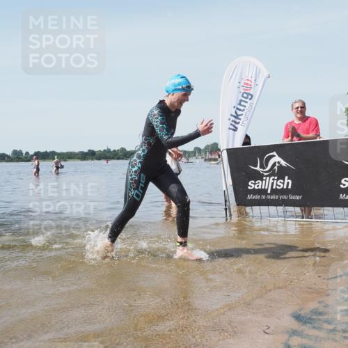 22.06.2025 - Viking Triathlon KatJ http://msf.ph/oto/8123679 22.06.2025 10:56:26 Schwimmen 499 meine-sportfotos.de