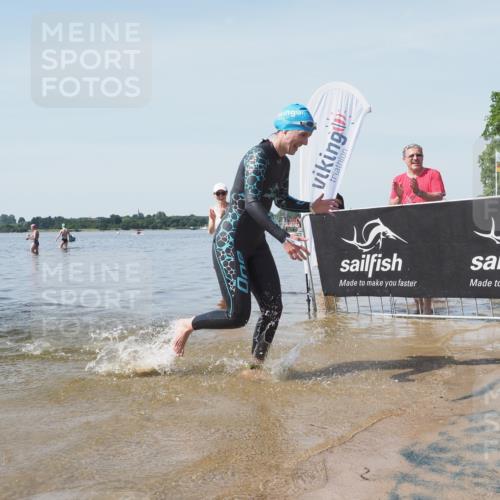 22.06.2025 - Viking Triathlon KatJ http://msf.ph/oto/8123683 22.06.2025 10:56:26 Schwimmen 499 meine-sportfotos.de