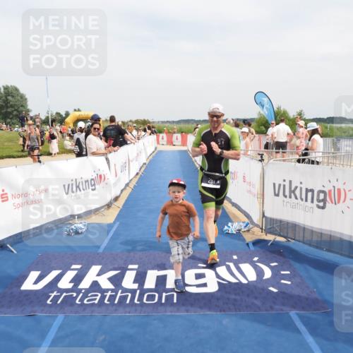 22.06.2025 - Viking Triathlon MichiJ http://msf.ph/oto/8123686 22.06.2025 15:14:33 Ziel 281 meine-sportfotos.de