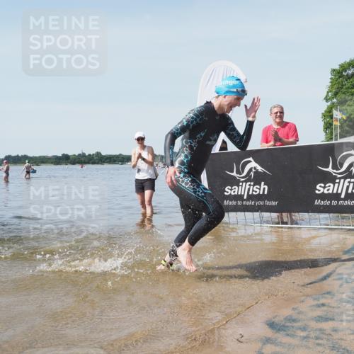 22.06.2025 - Viking Triathlon KatJ http://msf.ph/oto/8123687 22.06.2025 10:56:26 Schwimmen 499 meine-sportfotos.de