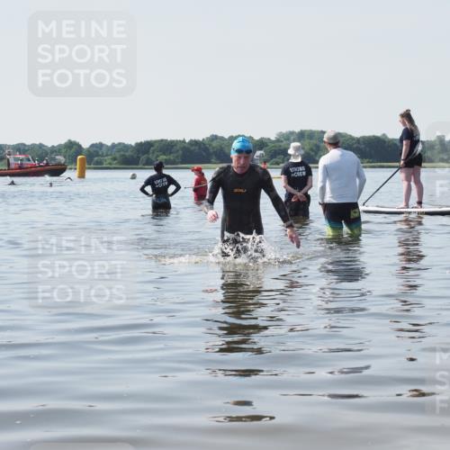 22.06.2025 - Viking Triathlon KatJ http://msf.ph/oto/8123710 22.06.2025 10:56:51 Schwimmen 363 meine-sportfotos.de