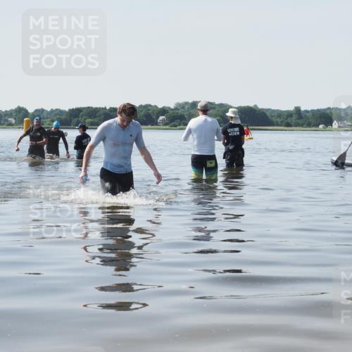 22.06.2025 - Viking Triathlon KatJ http://msf.ph/oto/8123768 22.06.2025 10:58:04 Schwimmen 357 meine-sportfotos.de