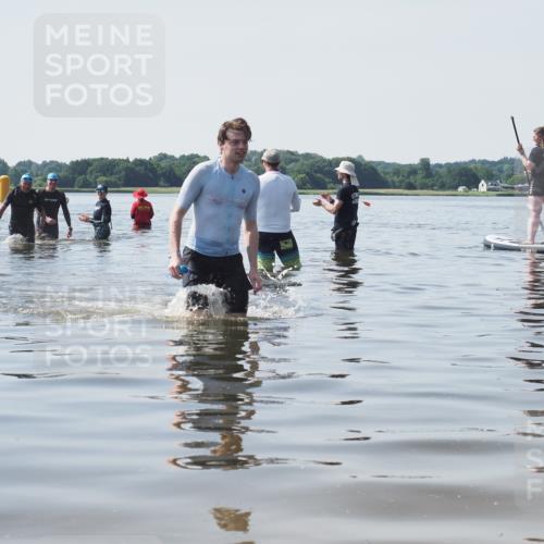 22.06.2025 - Viking Triathlon KatJ http://msf.ph/oto/8123779 22.06.2025 10:58:05 Schwimmen 357 meine-sportfotos.de