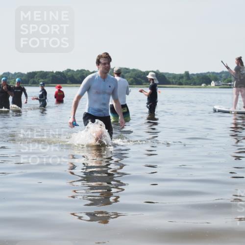 22.06.2025 - Viking Triathlon KatJ http://msf.ph/oto/8123787 22.06.2025 10:58:05 Schwimmen 357 meine-sportfotos.de