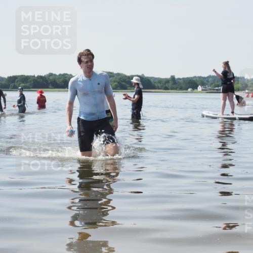 22.06.2025 - Viking Triathlon KatJ http://msf.ph/oto/8123794 22.06.2025 10:58:06 Schwimmen 357, 359, 403 meine-sportfotos.de