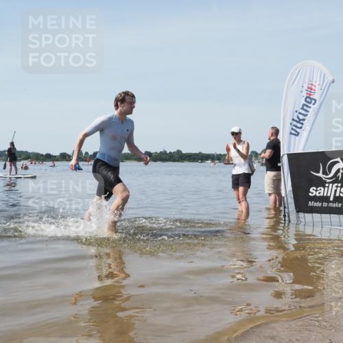 22.06.2025 - Viking Triathlon KatJ http://msf.ph/oto/8123825 22.06.2025 10:58:10 Schwimmen 357, 359, 403 meine-sportfotos.de