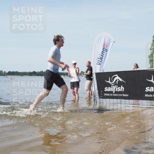 22.06.2025 - Viking Triathlon KatJ http://msf.ph/oto/8123839 22.06.2025 10:58:10 Schwimmen 357, 359, 403 meine-sportfotos.de