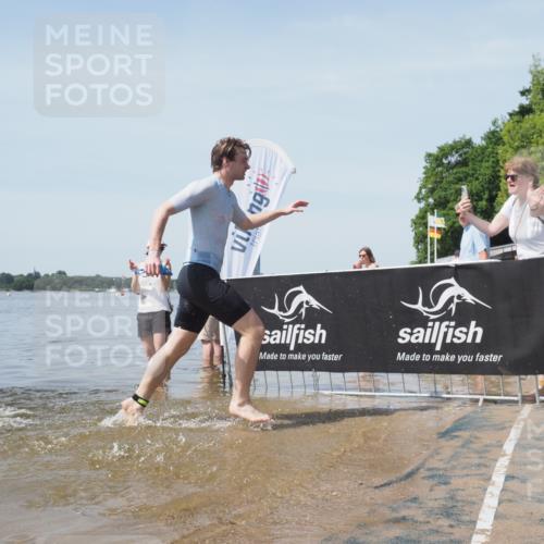 22.06.2025 - Viking Triathlon KatJ http://msf.ph/oto/8123848 22.06.2025 10:58:10 Schwimmen 357, 359, 403 meine-sportfotos.de