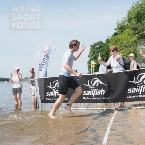 22.06.2025 - Viking Triathlon KatJ http://msf.ph/oto/8123855 22.06.2025 10:58:11 Schwimmen 357, 359, 403 meine-sportfotos.de