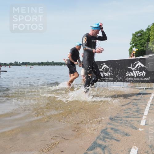 22.06.2025 - Viking Triathlon KatJ http://msf.ph/oto/8123943 22.06.2025 10:58:24 Schwimmen 359, 403 meine-sportfotos.de