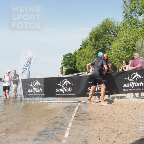 22.06.2025 - Viking Triathlon KatJ http://msf.ph/oto/8123960 22.06.2025 10:58:27 Schwimmen 359, 403 meine-sportfotos.de