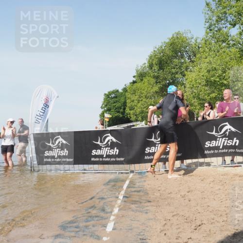 22.06.2025 - Viking Triathlon KatJ http://msf.ph/oto/8123964 22.06.2025 10:58:27 Schwimmen 359, 403 meine-sportfotos.de