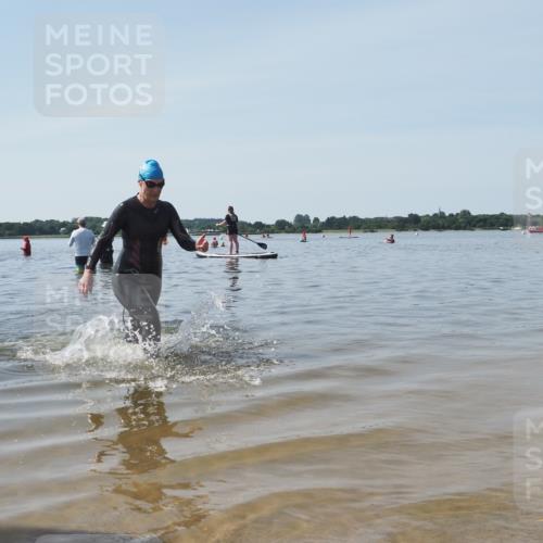 22.06.2025 - Viking Triathlon KatJ http://msf.ph/oto/8124033 22.06.2025 10:58:53 Schwimmen 234, 268 meine-sportfotos.de