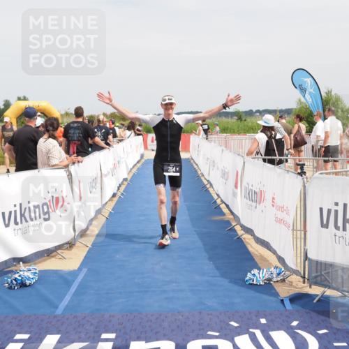 22.06.2025 - Viking Triathlon MichiJ http://msf.ph/oto/8124059 22.06.2025 15:14:54 Ziel 264, 377 meine-sportfotos.de