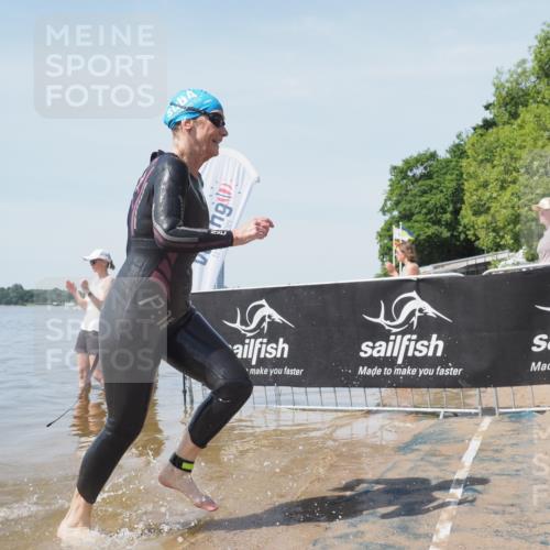 22.06.2025 - Viking Triathlon KatJ http://msf.ph/oto/8124079 22.06.2025 10:58:55 Schwimmen 234, 268 meine-sportfotos.de