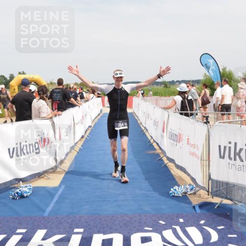 22.06.2025 - Viking Triathlon MichiJ http://msf.ph/oto/8124084 22.06.2025 15:14:54 Ziel 264, 377 meine-sportfotos.de