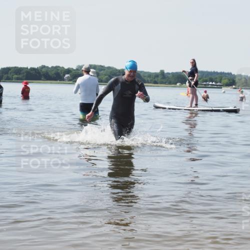22.06.2025 - Viking Triathlon KatJ http://msf.ph/oto/8124095 22.06.2025 10:59:06 Schwimmen 222, 234 meine-sportfotos.de